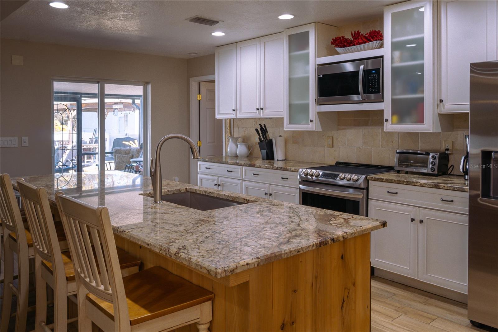 Image 6 of 30 For 22204 27th Avenue E