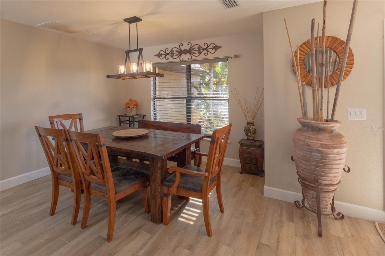 Image 7 of 30 For 22204 27th Avenue E