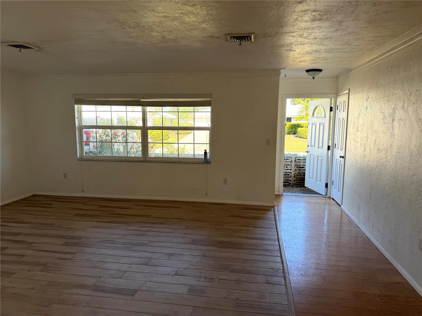 Image 10 of 35 For 3312 Spring Mill Circle