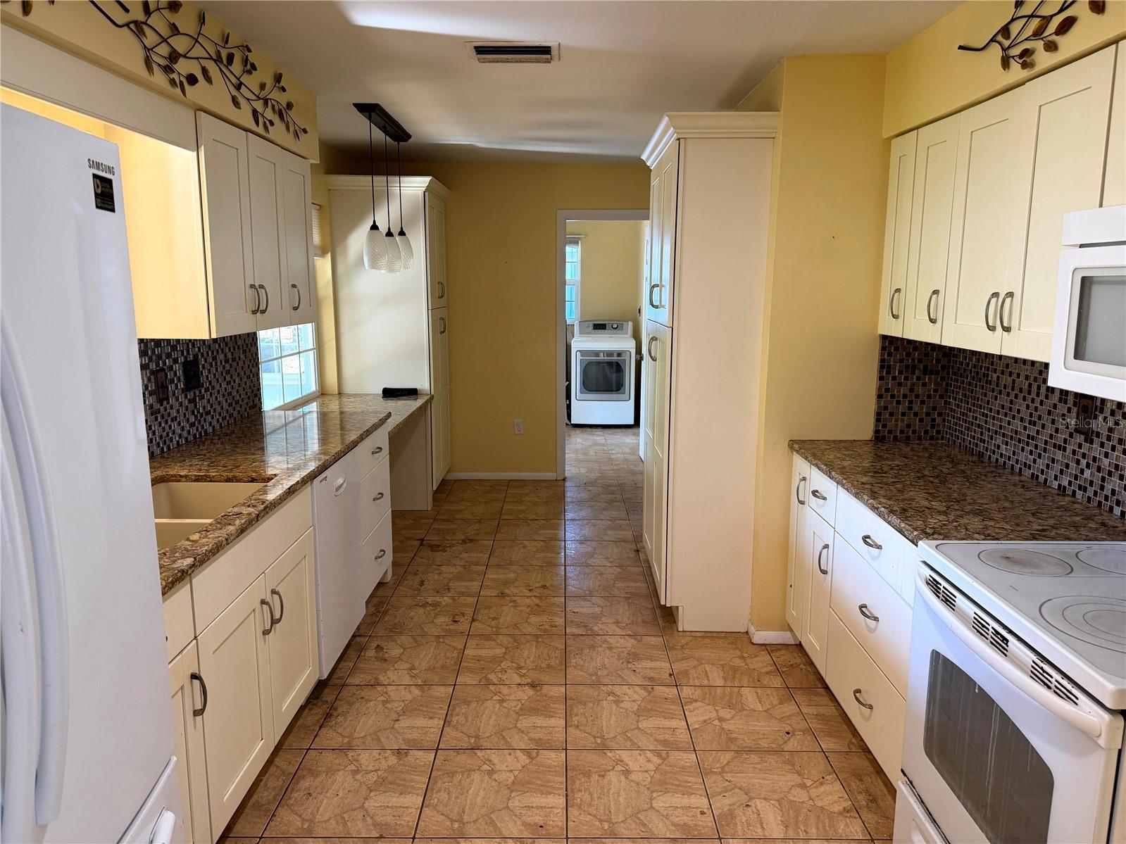 Image 11 of 35 For 3312 Spring Mill Circle