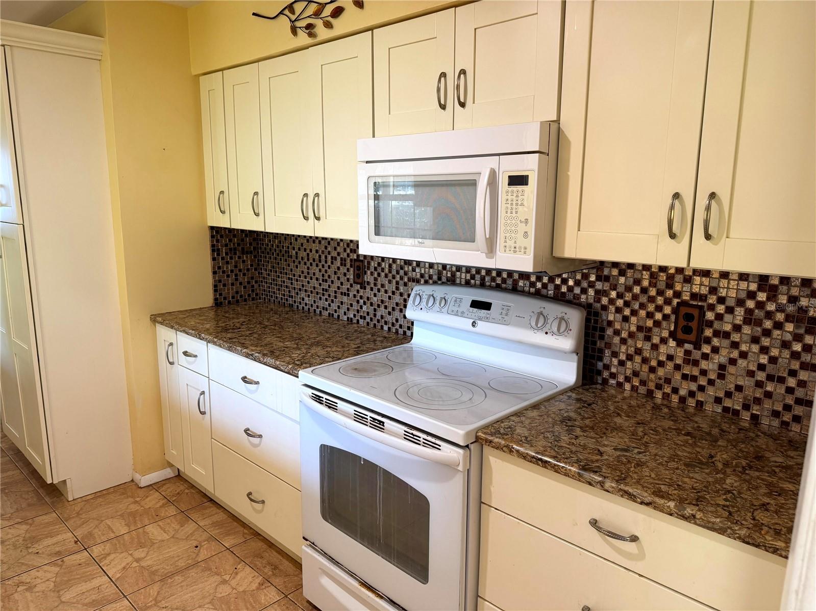 Image 12 of 35 For 3312 Spring Mill Circle