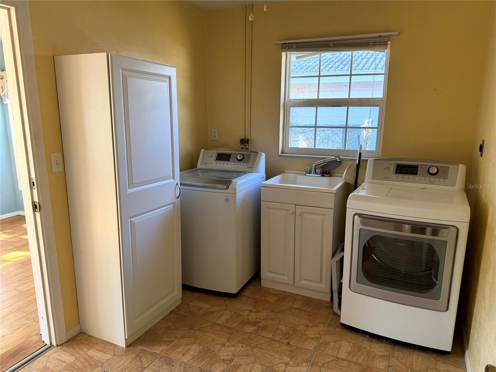 Image 16 of 35 For 3312 Spring Mill Circle