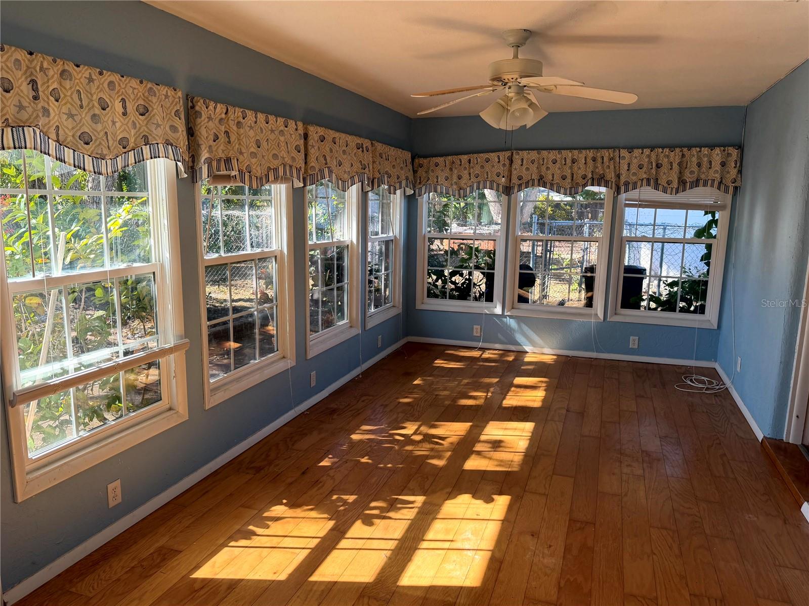 Image 17 of 35 For 3312 Spring Mill Circle