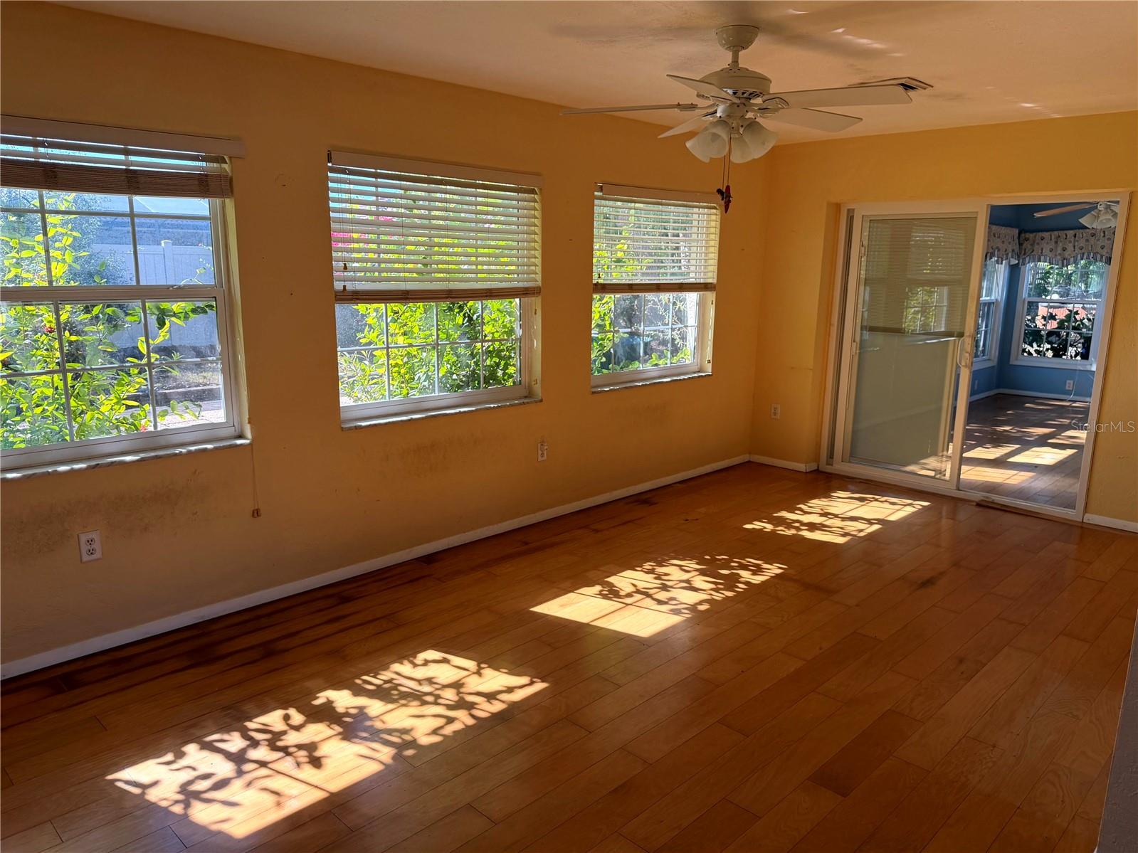 Image 20 of 35 For 3312 Spring Mill Circle