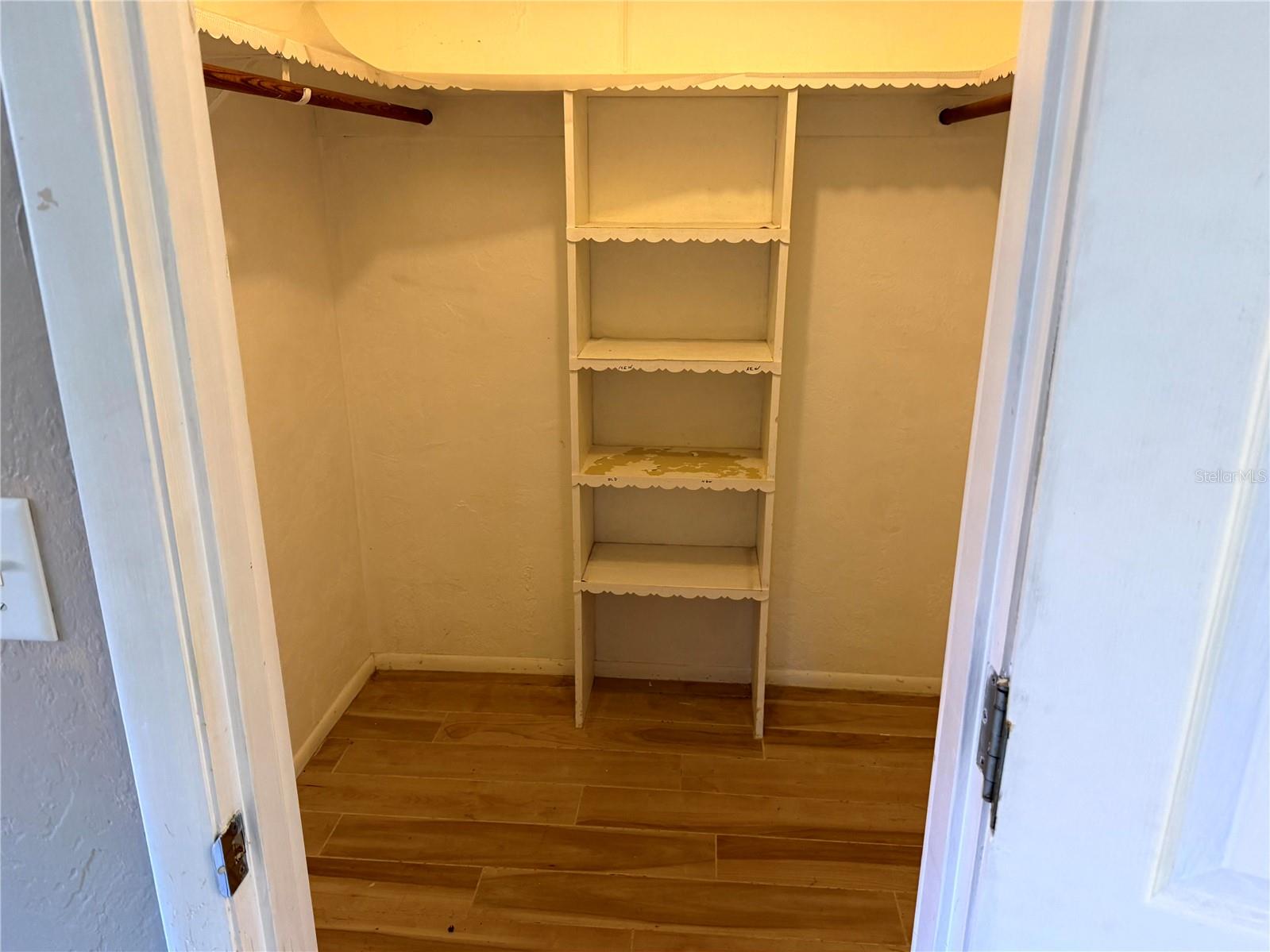 Image 25 of 35 For 3312 Spring Mill Circle