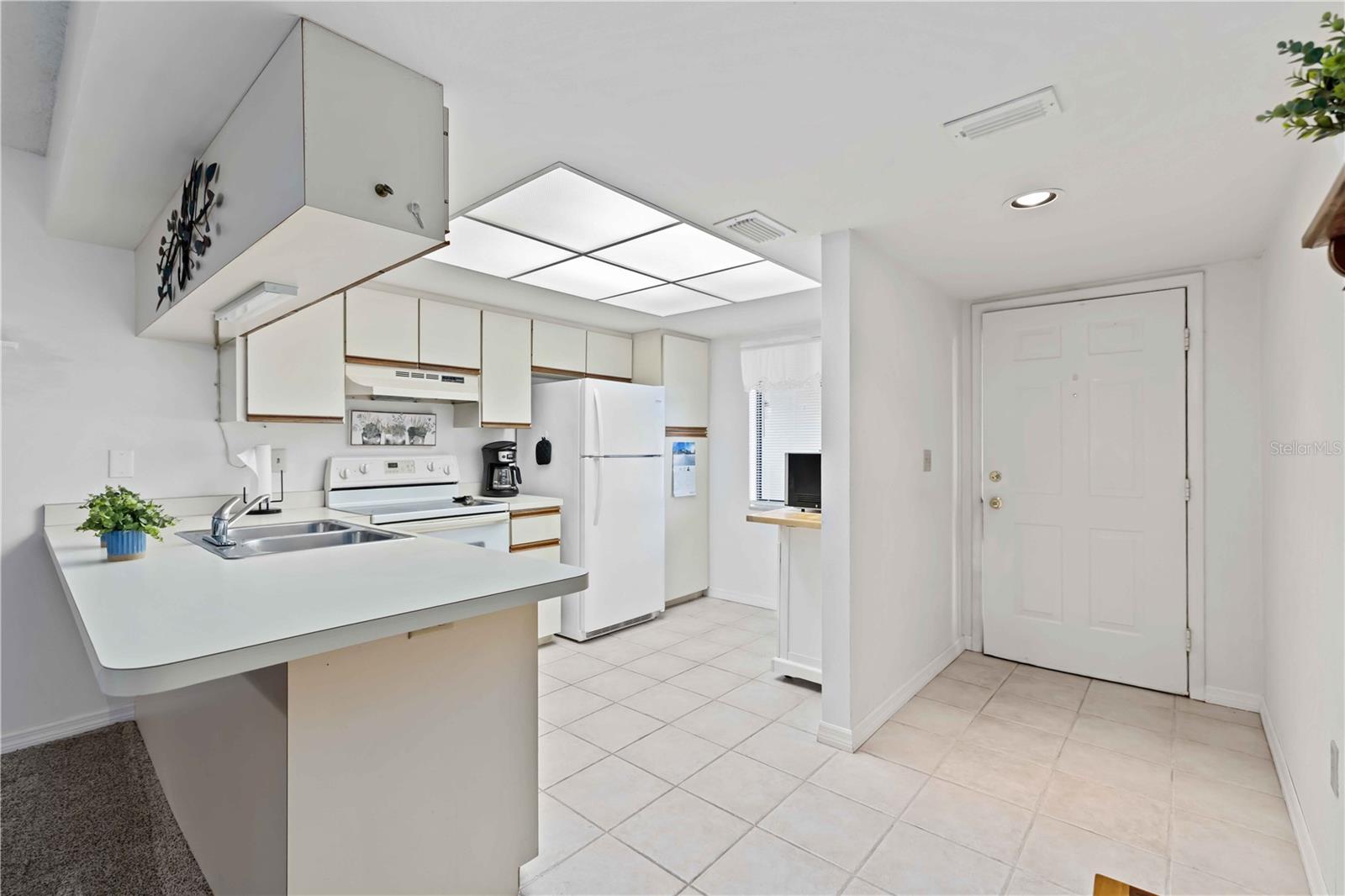 Image 6 of 30 For 7847 Eagle Creek Drive