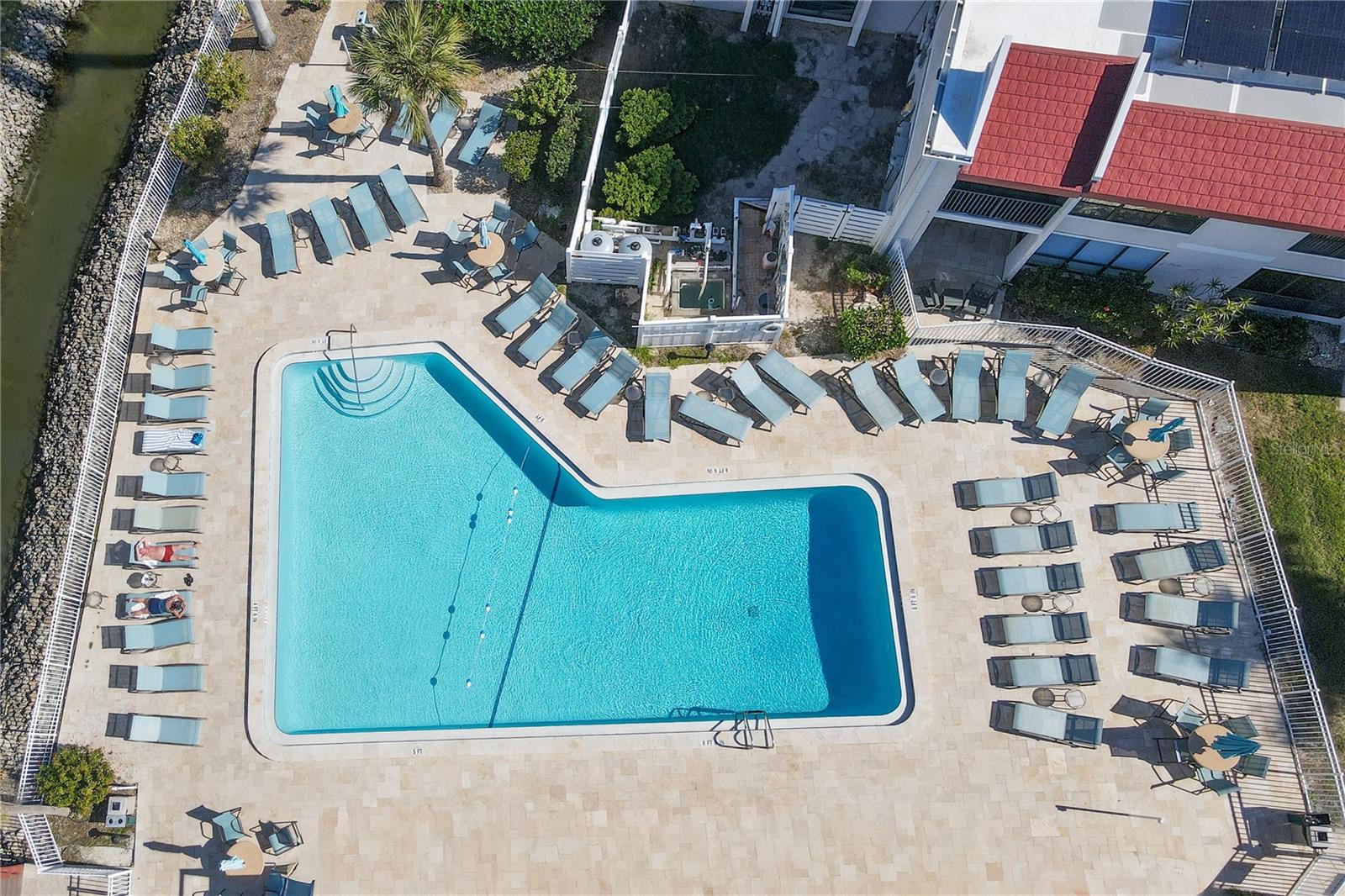 Image 9 of 54 For 1801 Gulf Drive N 160