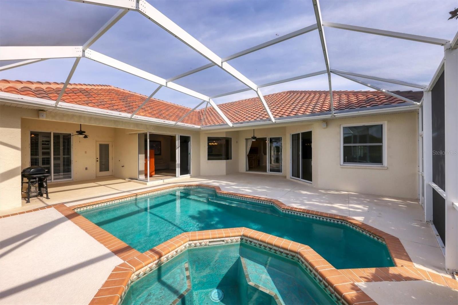 Image 4 of 55 For 146 Willow Bend Way