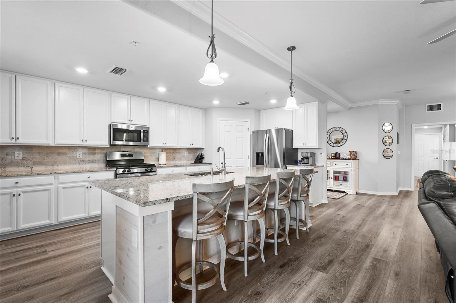 Image 22 of 87 For 6086 Worsham Lane 104