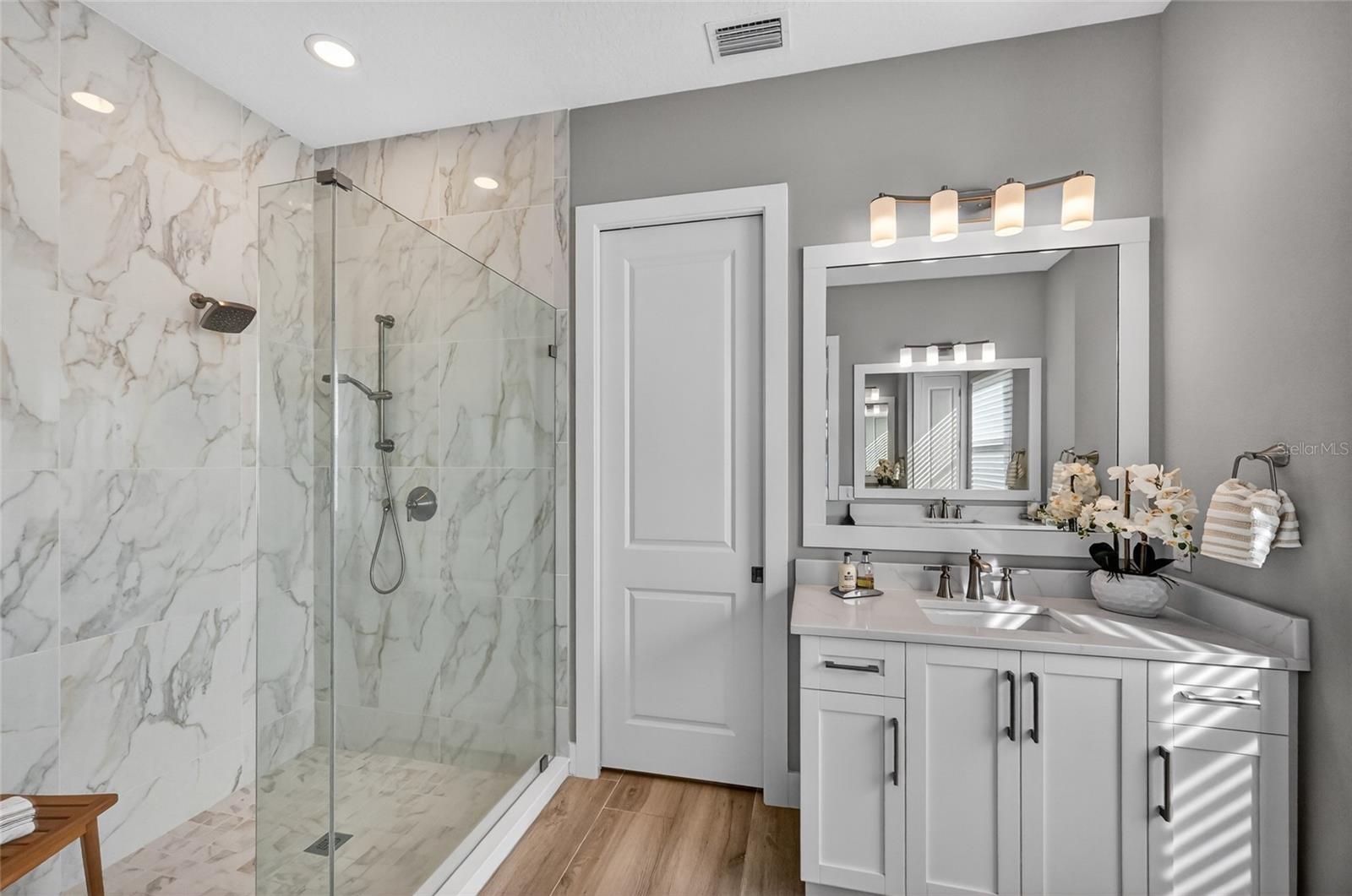 Image 28 of 67 For 815 Blue Shell Loop