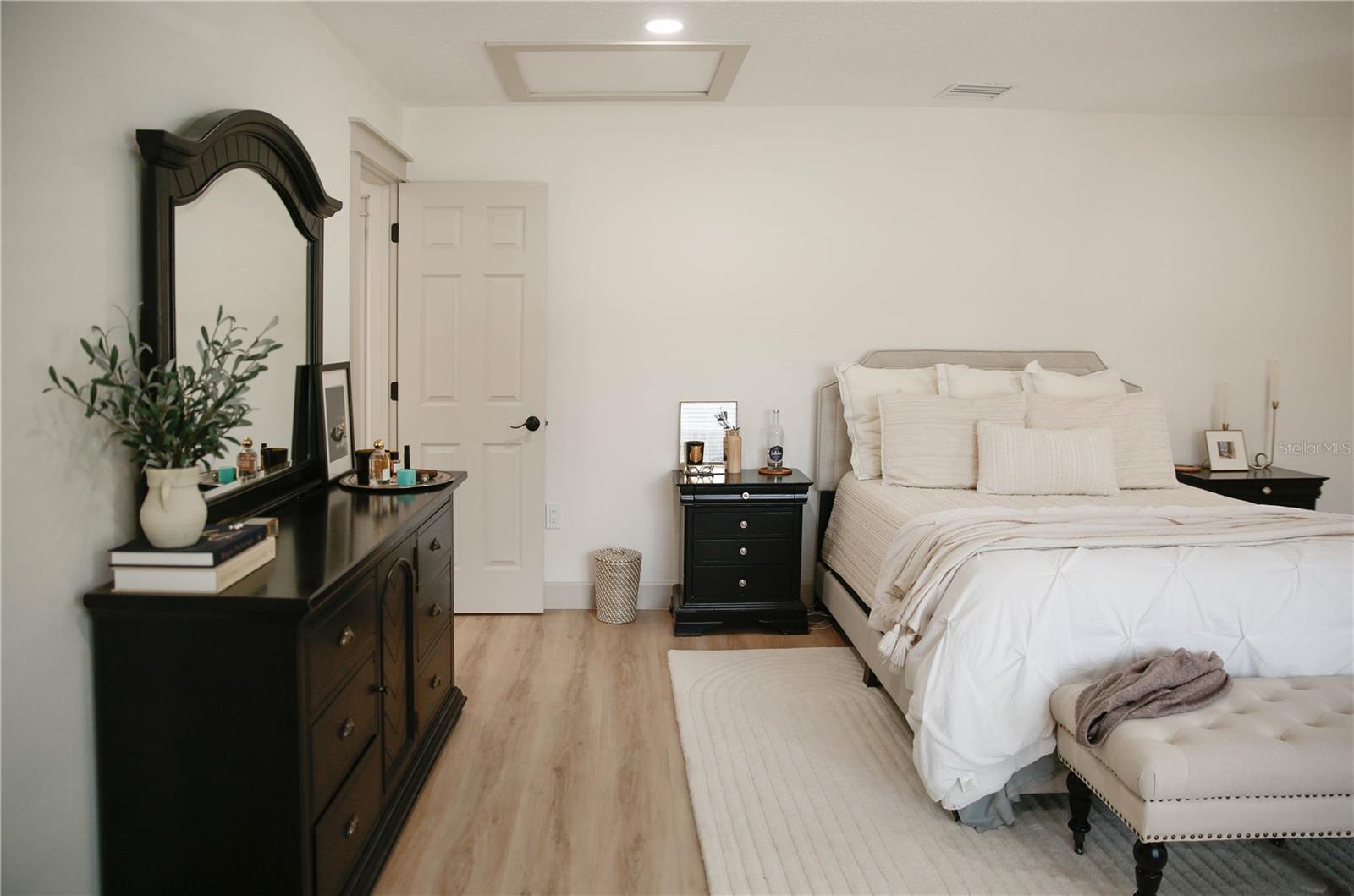 Image 17 of 59 For 4646 Gleason Avenue