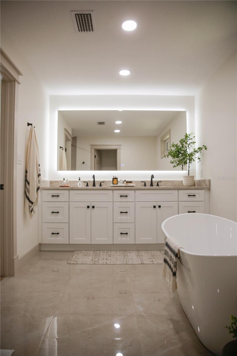 Image 21 of 59 For 4646 Gleason Avenue