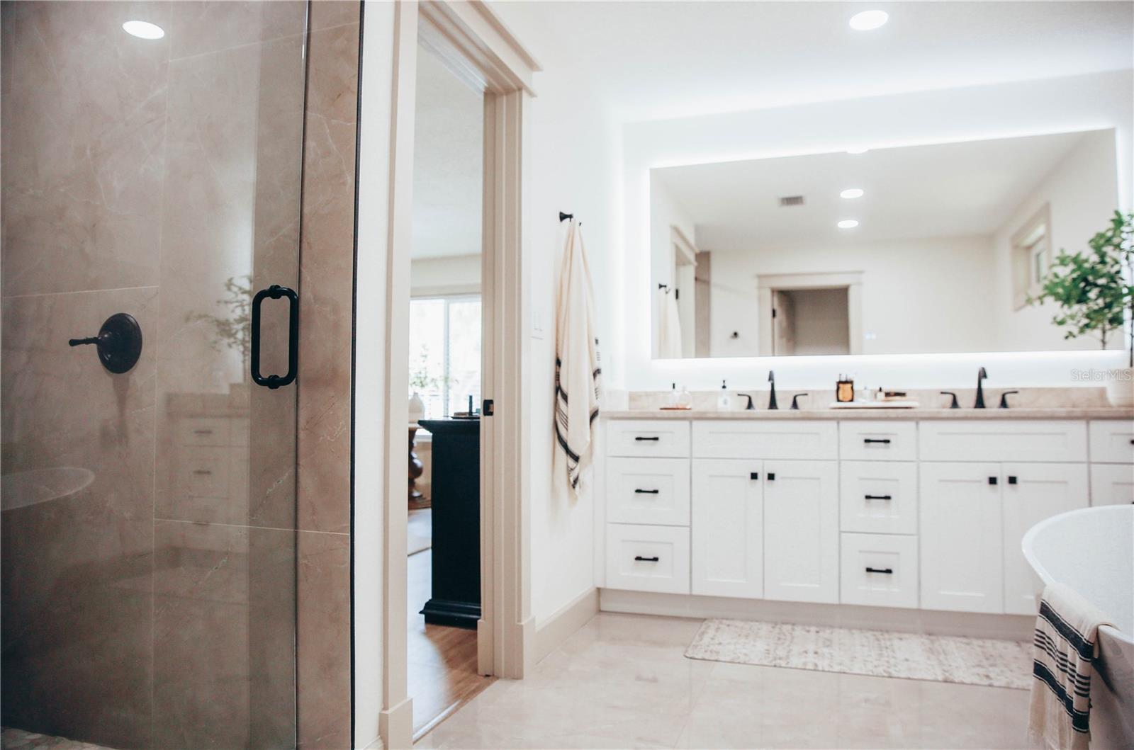 Image 41 of 59 For 4646 Gleason Avenue