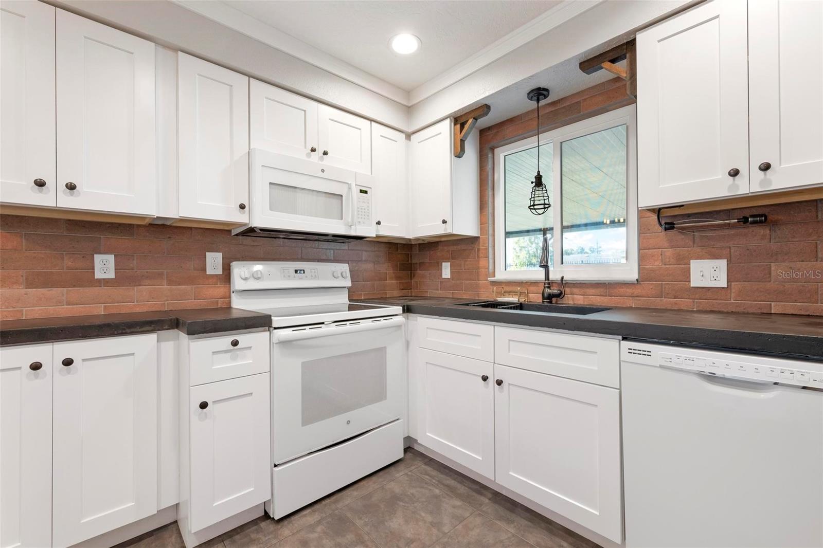 Image 10 of 28 For 3372 Tyne Lane