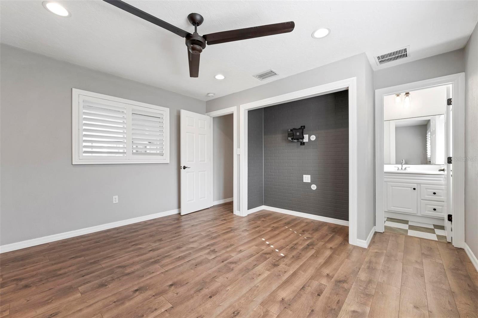 Image 22 of 28 For 3372 Tyne Lane