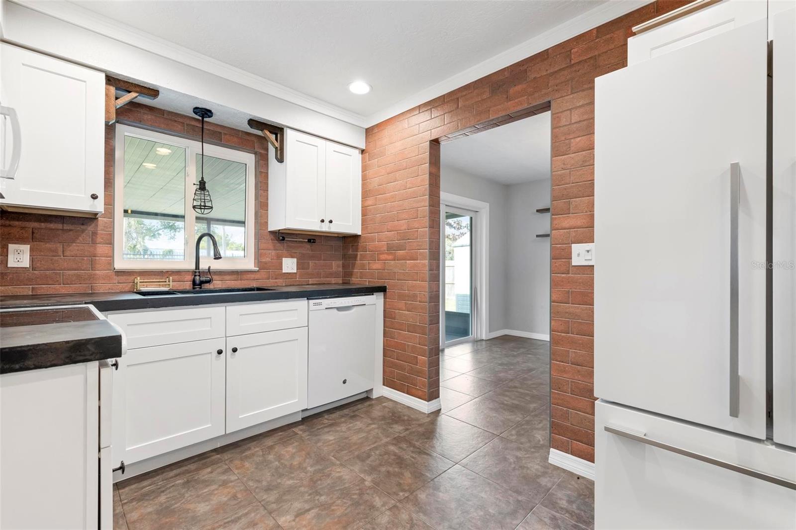 Image 9 of 28 For 3372 Tyne Lane