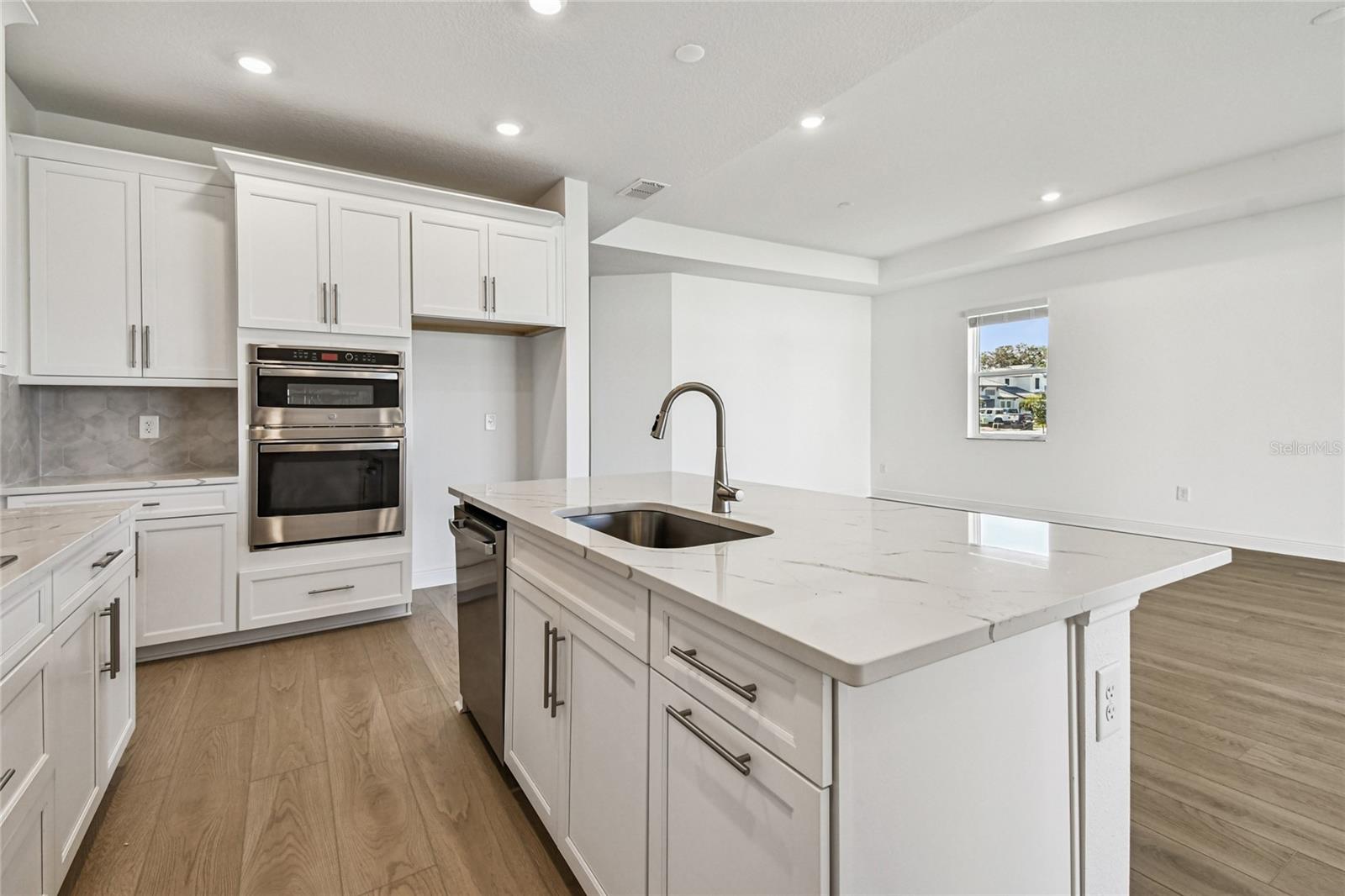 Image 10 of 33 For 440 Alberata Way