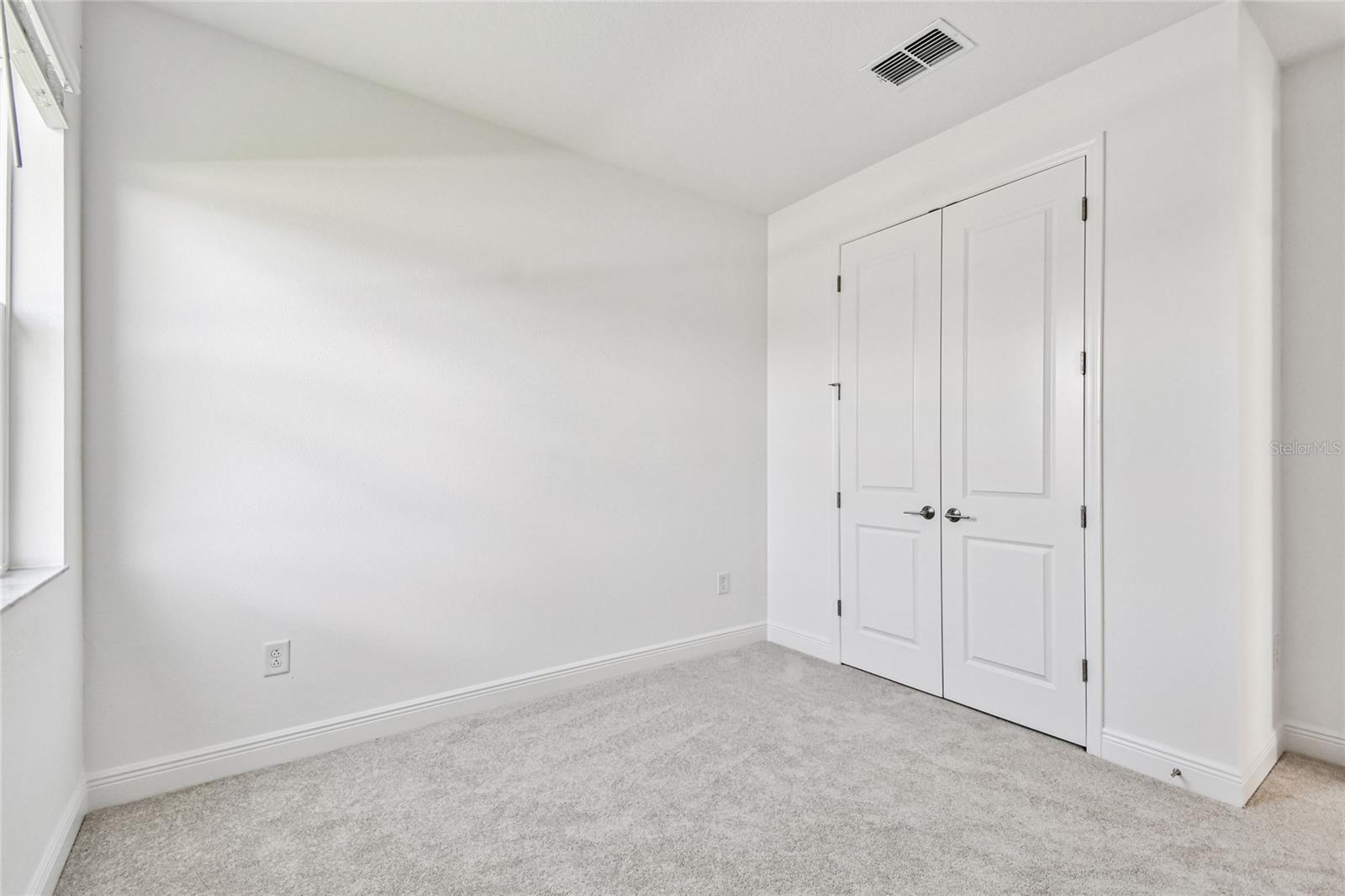 Image 24 of 33 For 440 Alberata Way