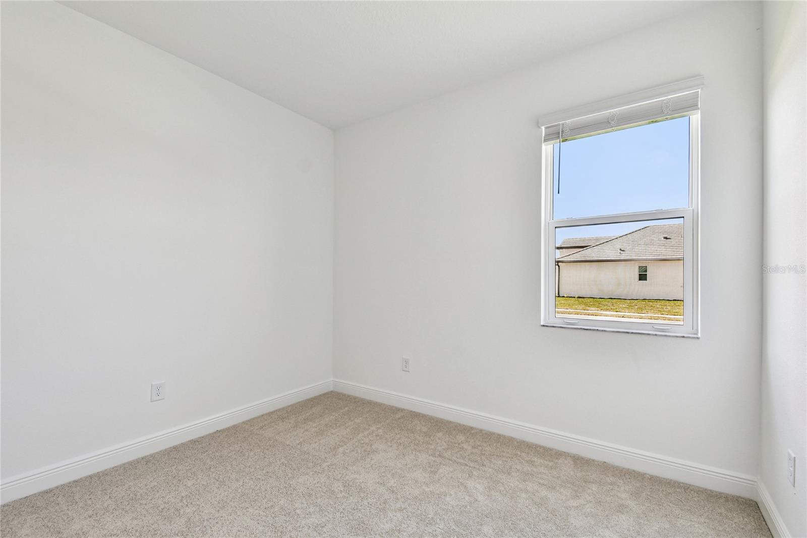 Image 26 of 33 For 440 Alberata Way