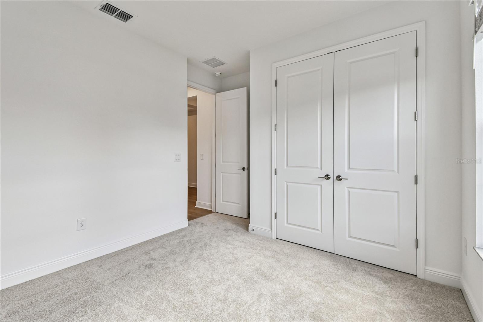 Image 29 of 33 For 440 Alberata Way