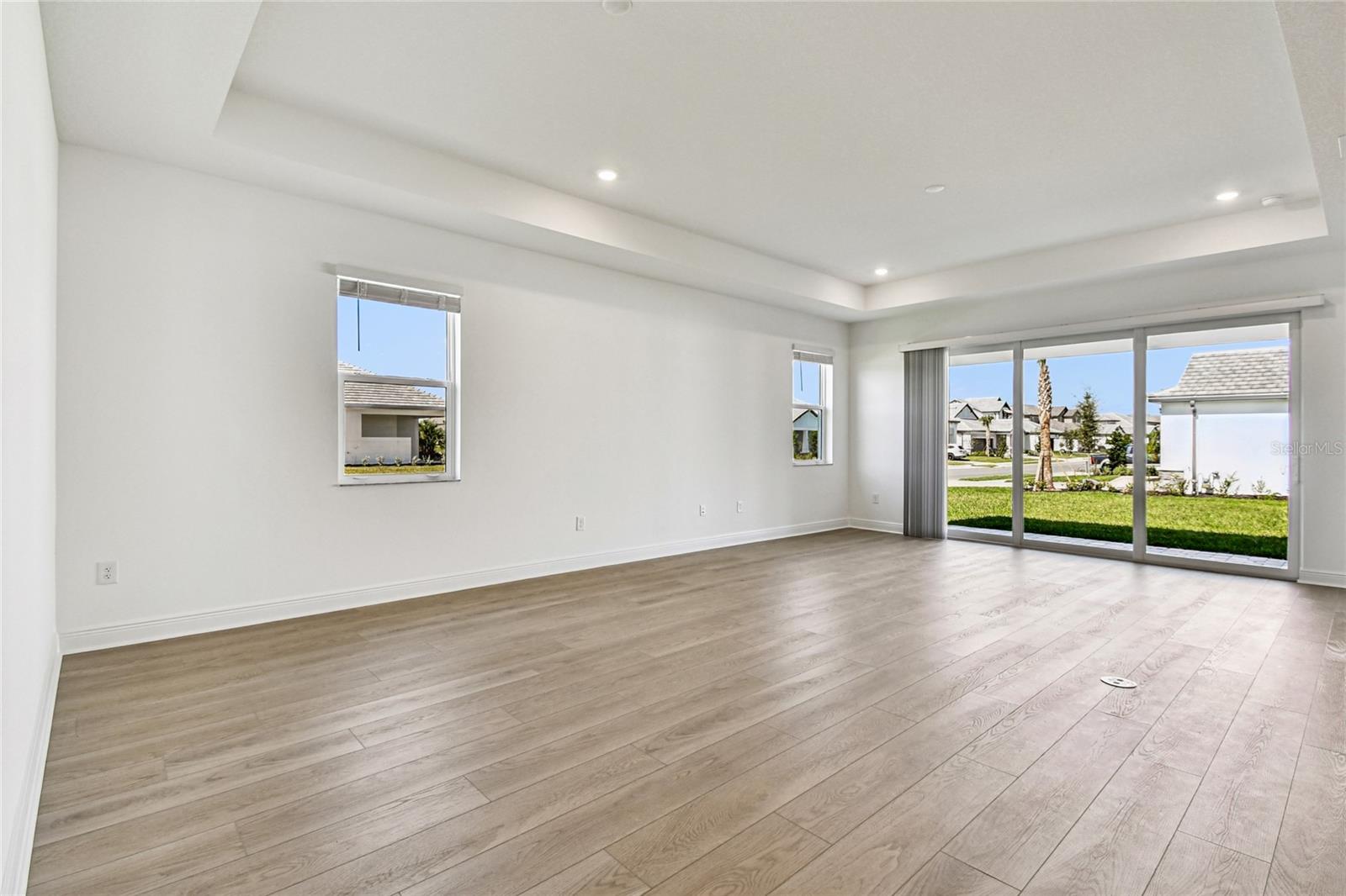 Image 4 of 33 For 440 Alberata Way