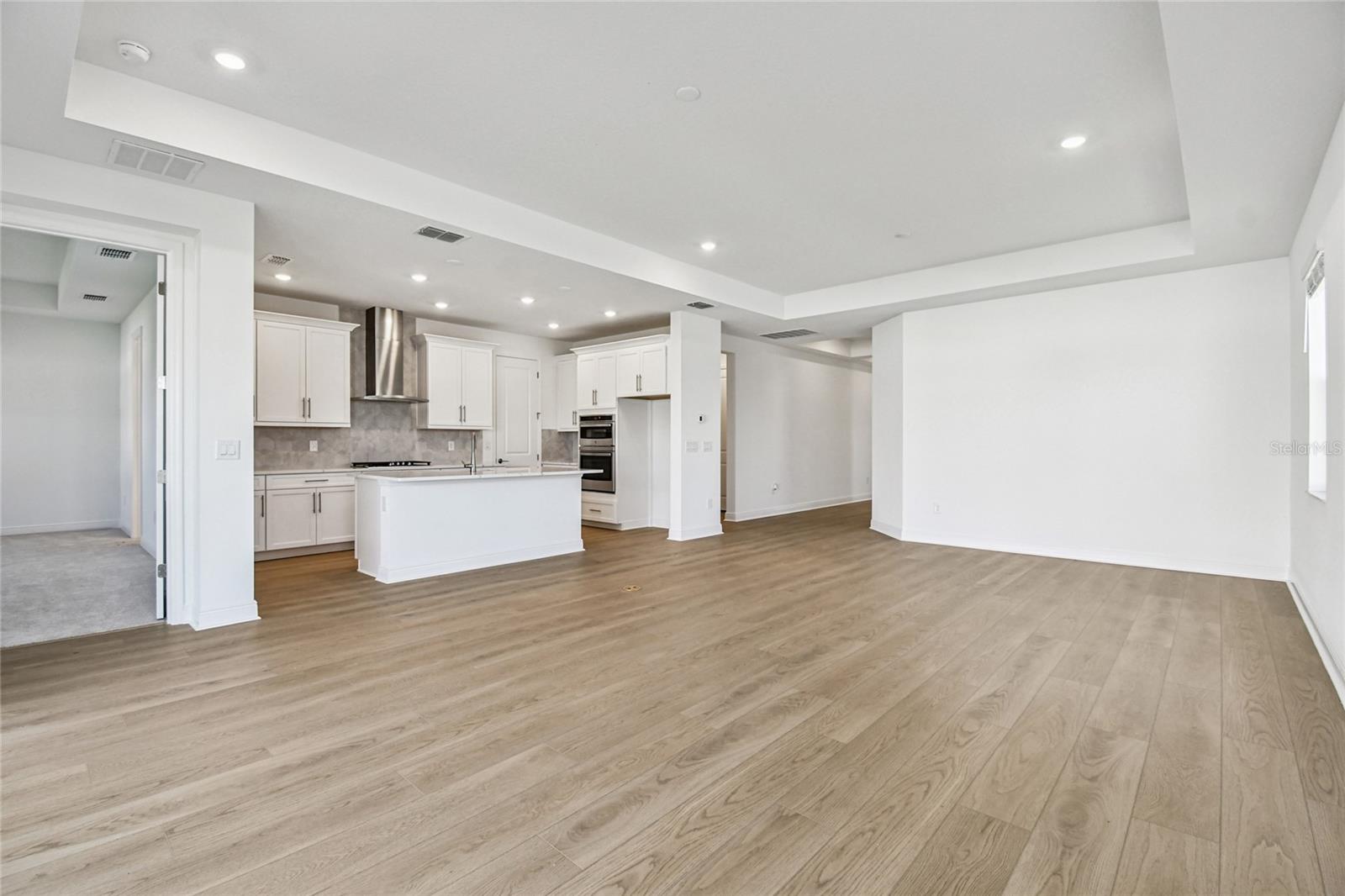 Image 6 of 33 For 440 Alberata Way