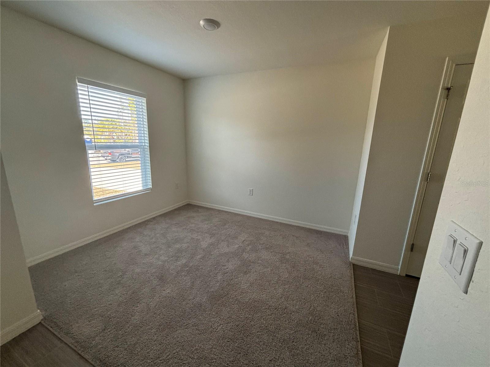 Image 13 of 15 For 1542 Log Lane