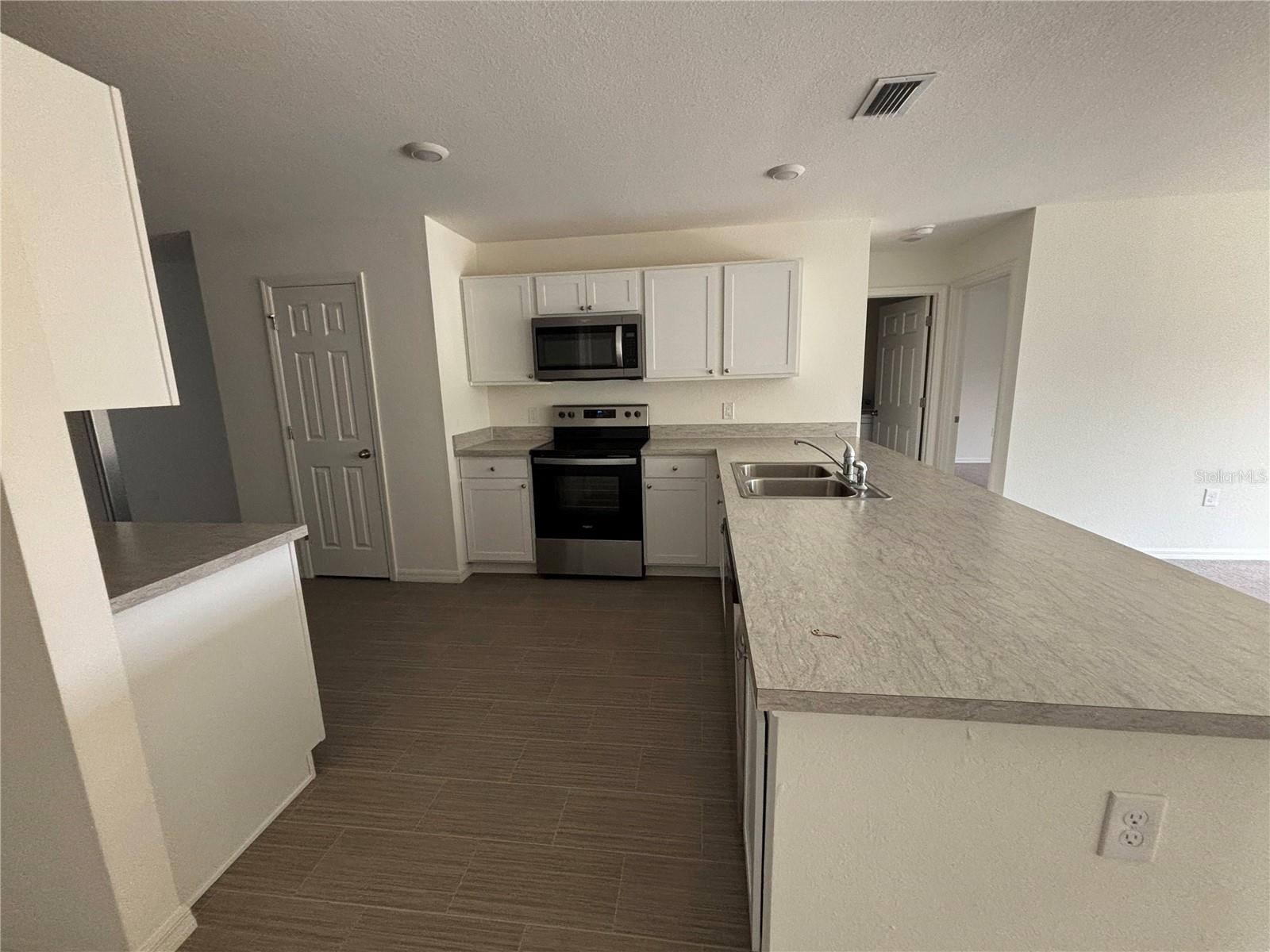 Image 3 of 15 For 1542 Log Lane