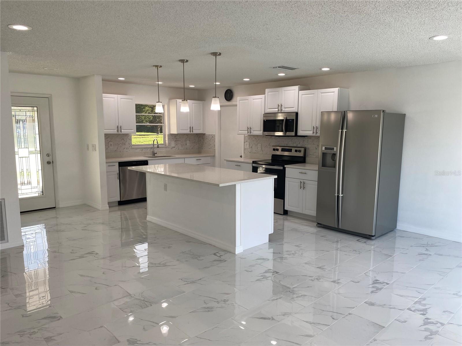 Image 14 of 56 For 481 Saturn Avenue