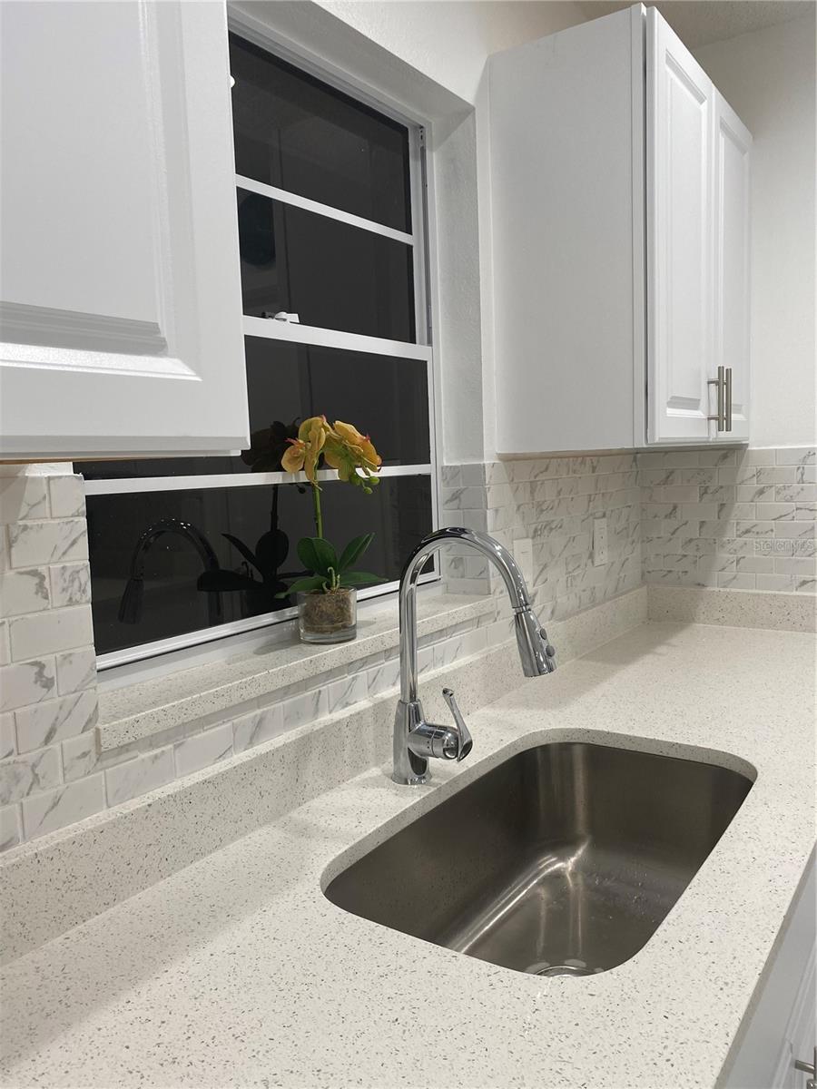 Image 17 of 56 For 481 Saturn Avenue