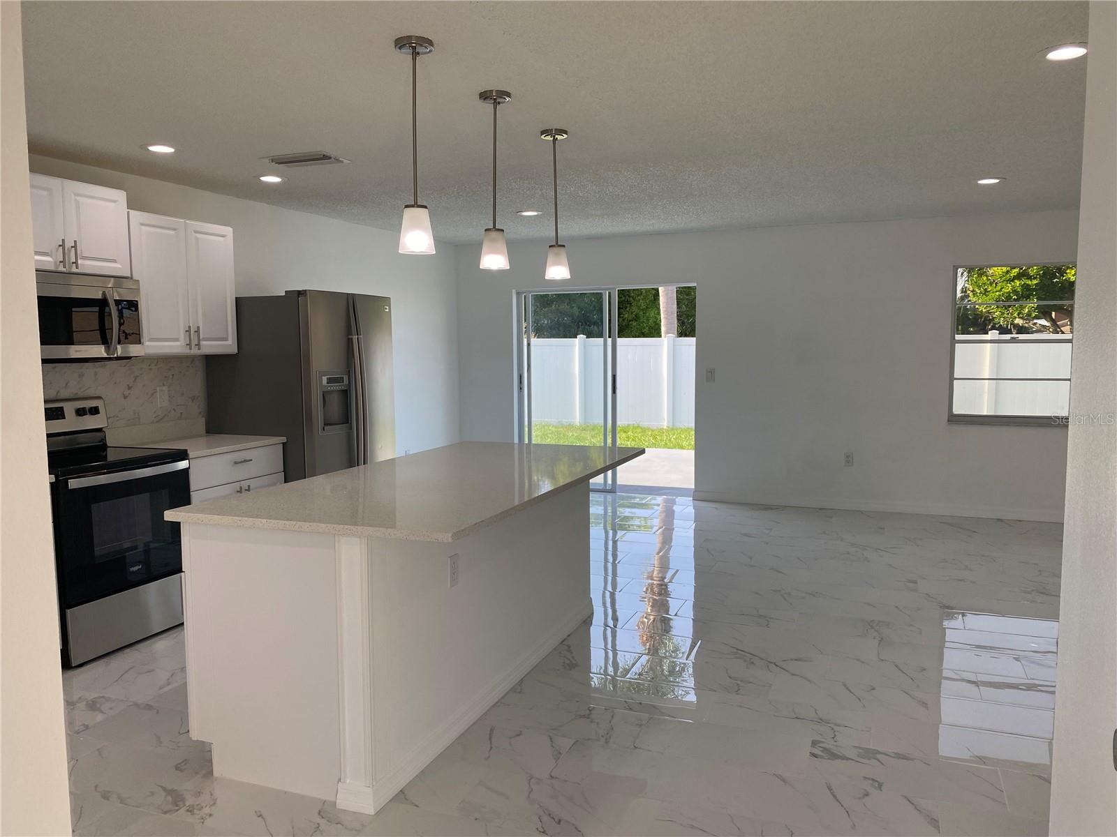 Image 19 of 56 For 481 Saturn Avenue