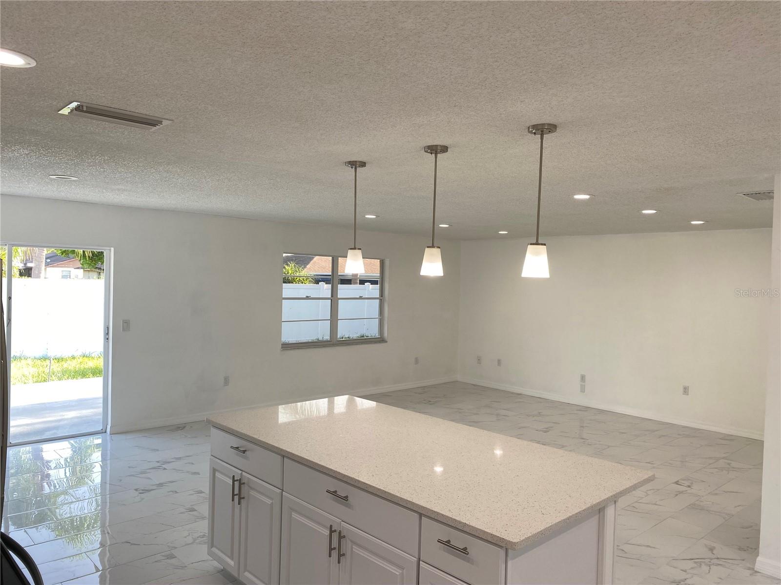 Image 21 of 56 For 481 Saturn Avenue