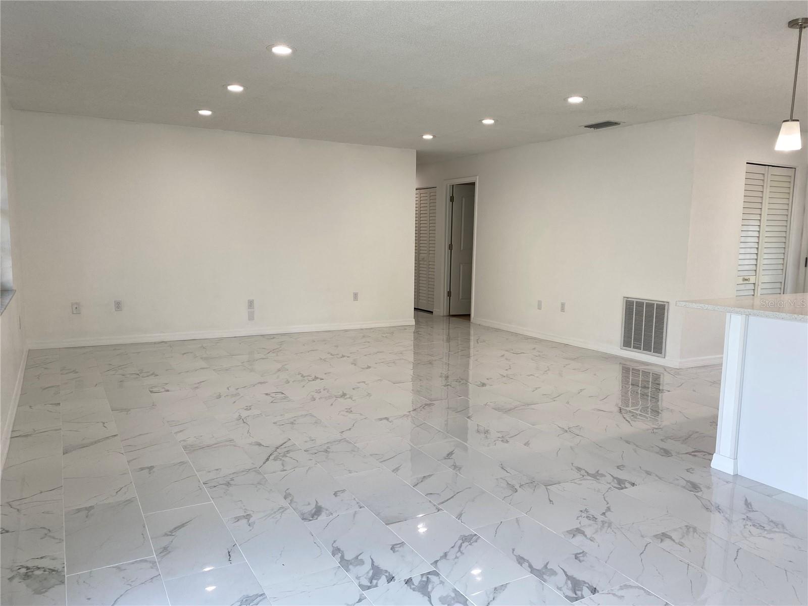 Image 22 of 56 For 481 Saturn Avenue