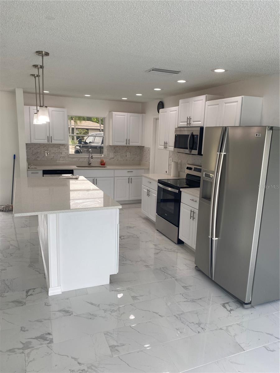 Image 29 of 56 For 481 Saturn Avenue