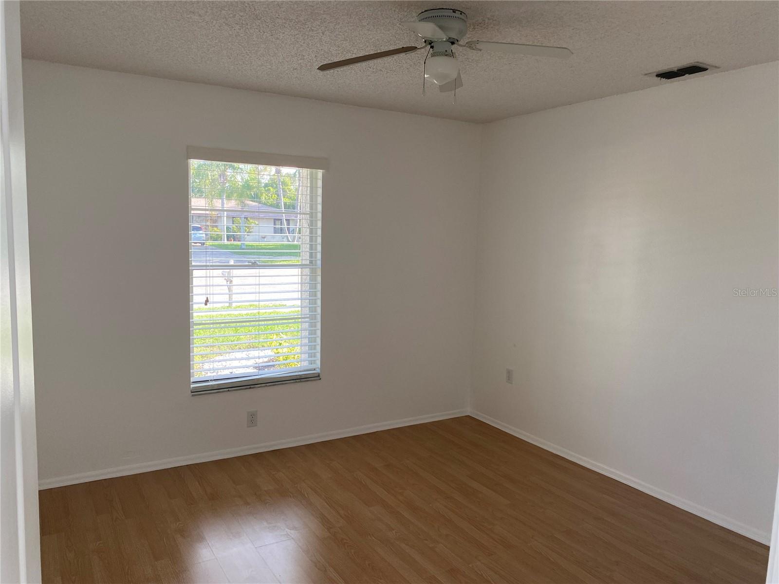 Image 39 of 56 For 481 Saturn Avenue