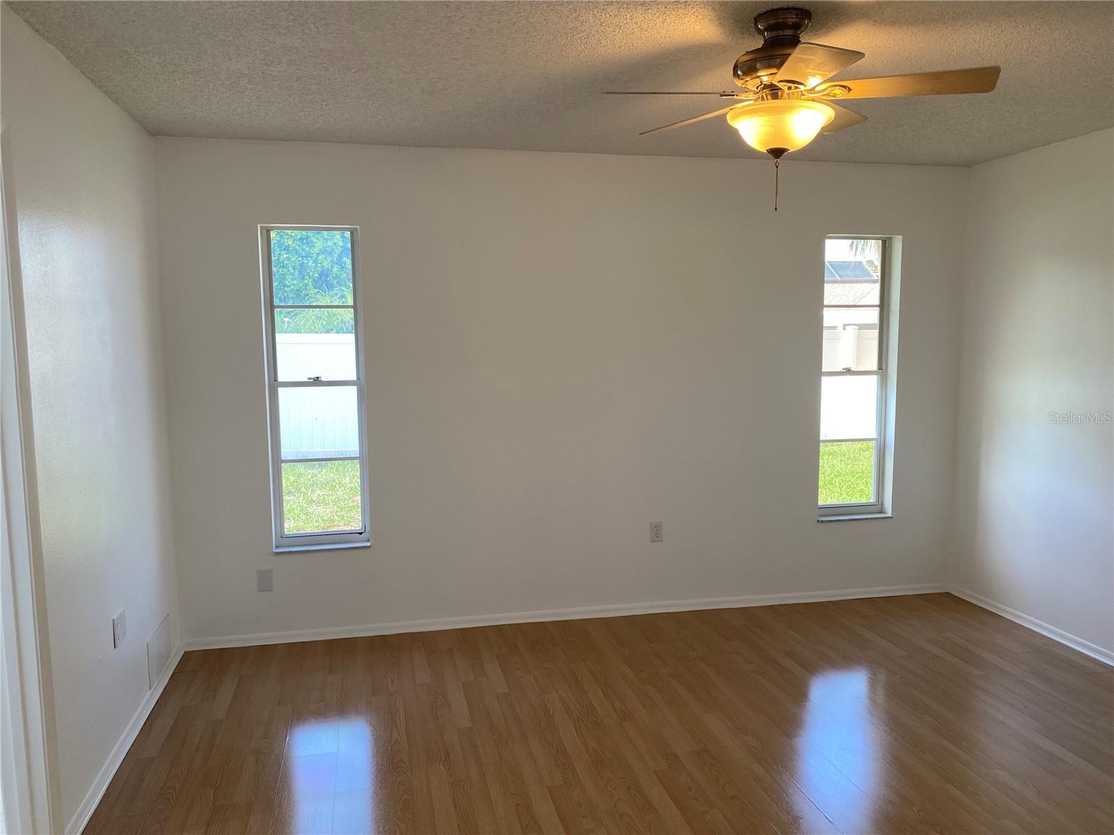 Image 40 of 56 For 481 Saturn Avenue