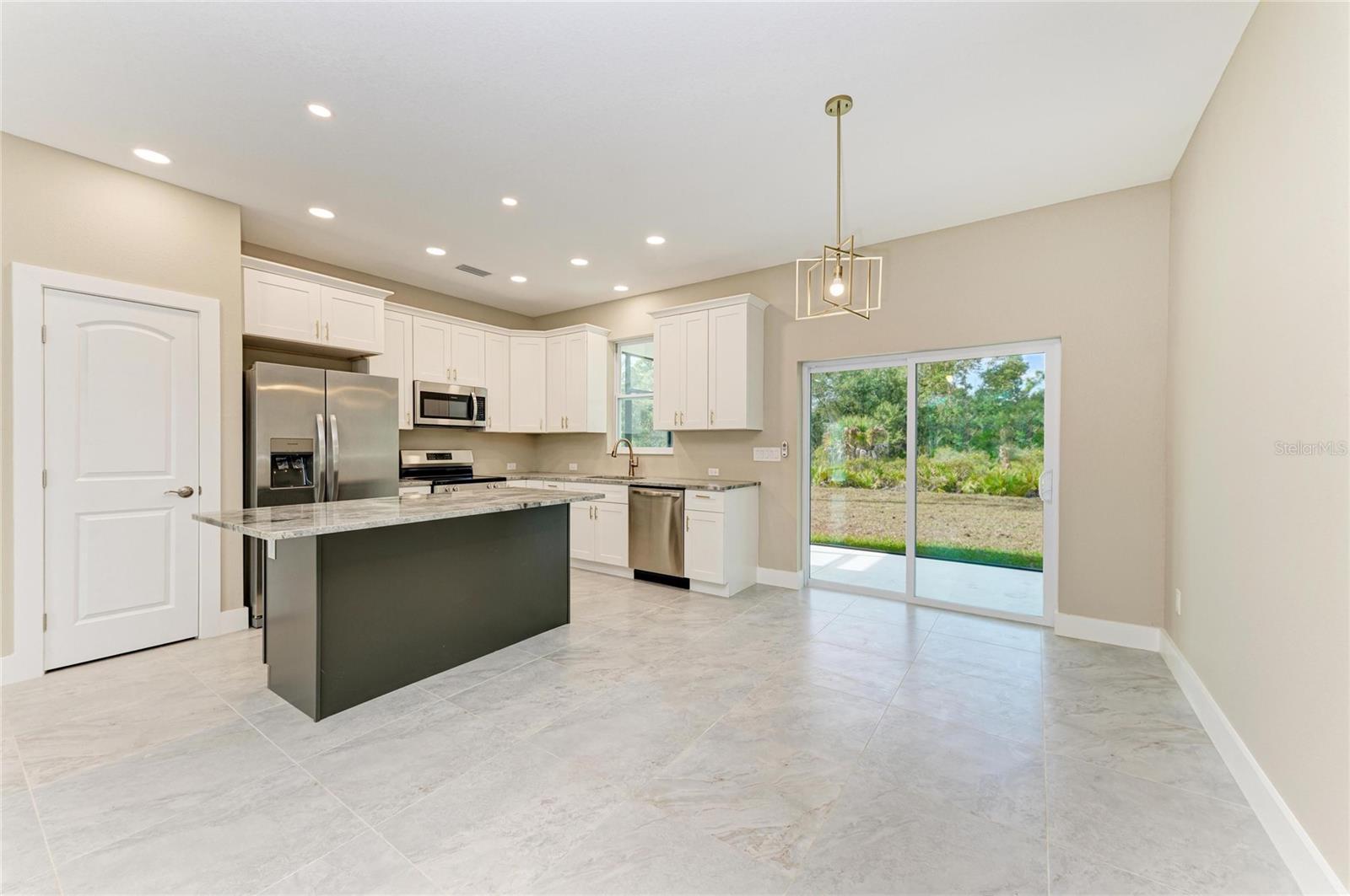 Image 11 of 38 For 5265 Caputo Avenue