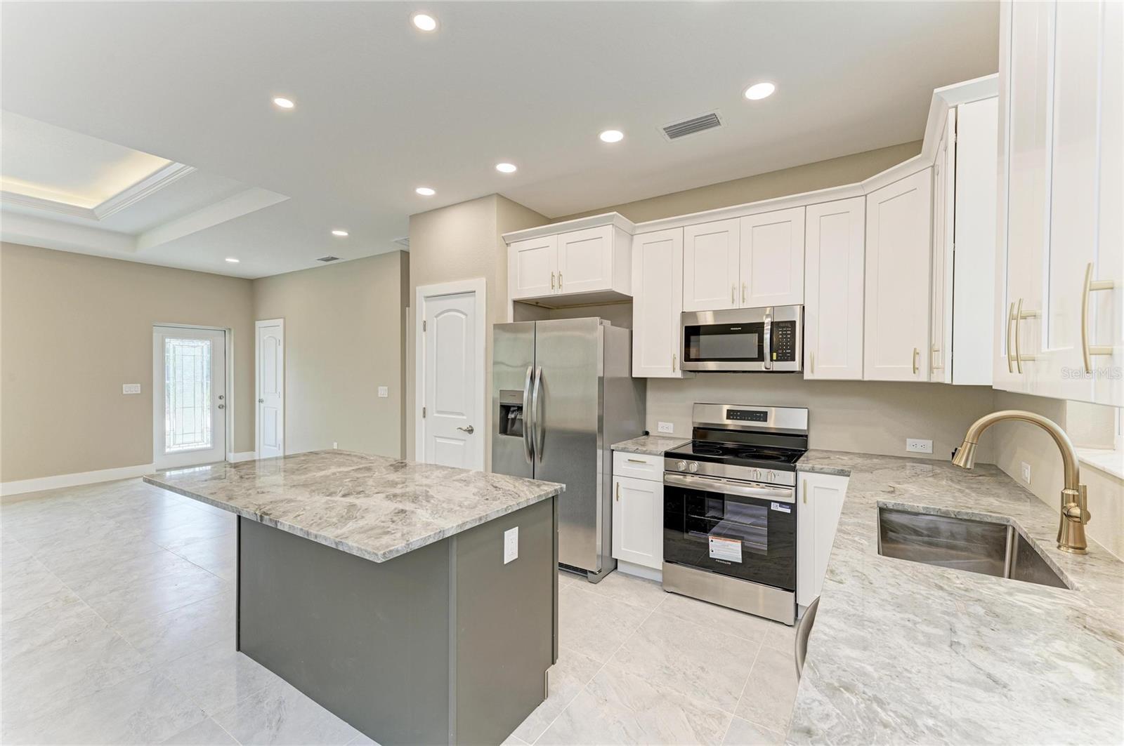 Image 17 of 38 For 5265 Caputo Avenue