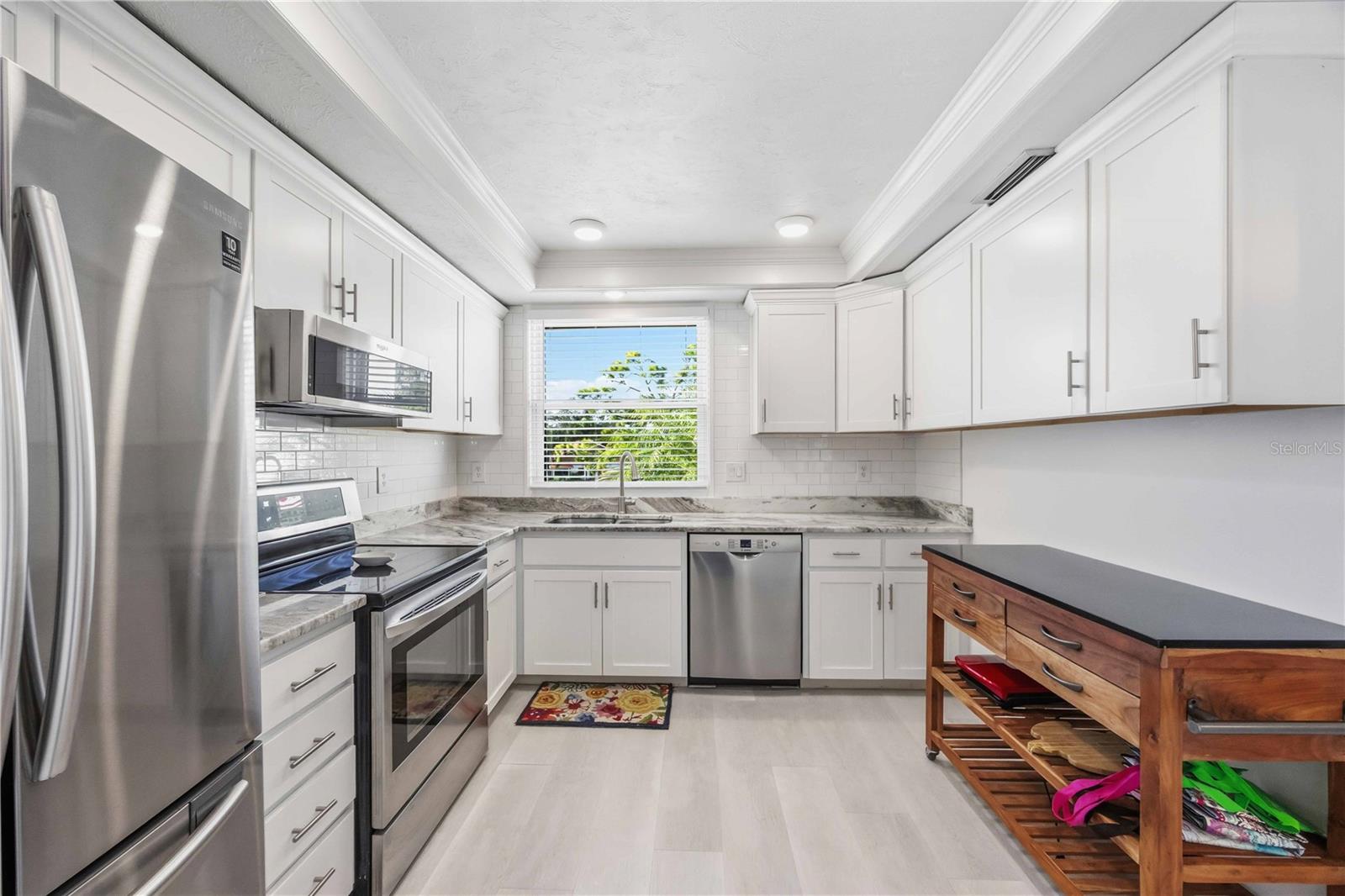 Image 10 of 30 For 5010 Marsh Field Road 32