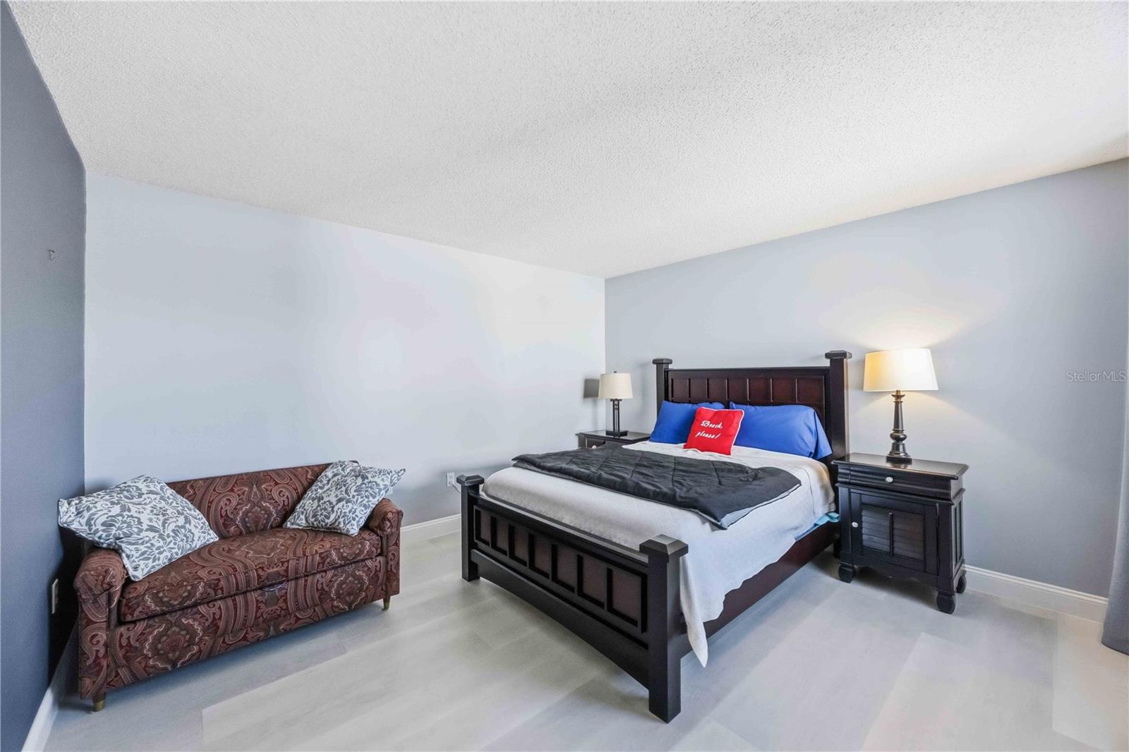 Image 13 of 30 For 5010 Marsh Field Road 32