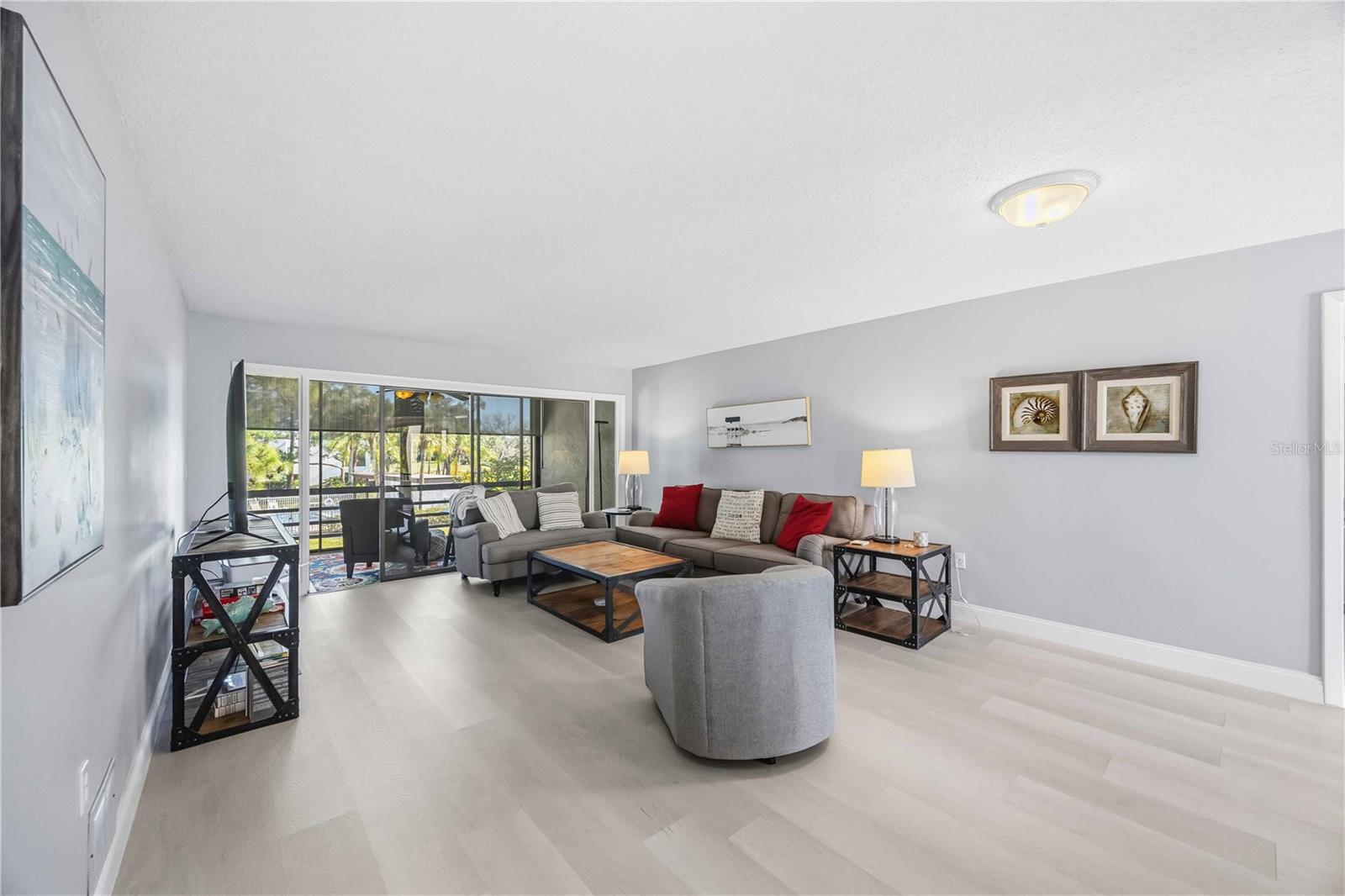 Image 7 of 30 For 5010 Marsh Field Road 32