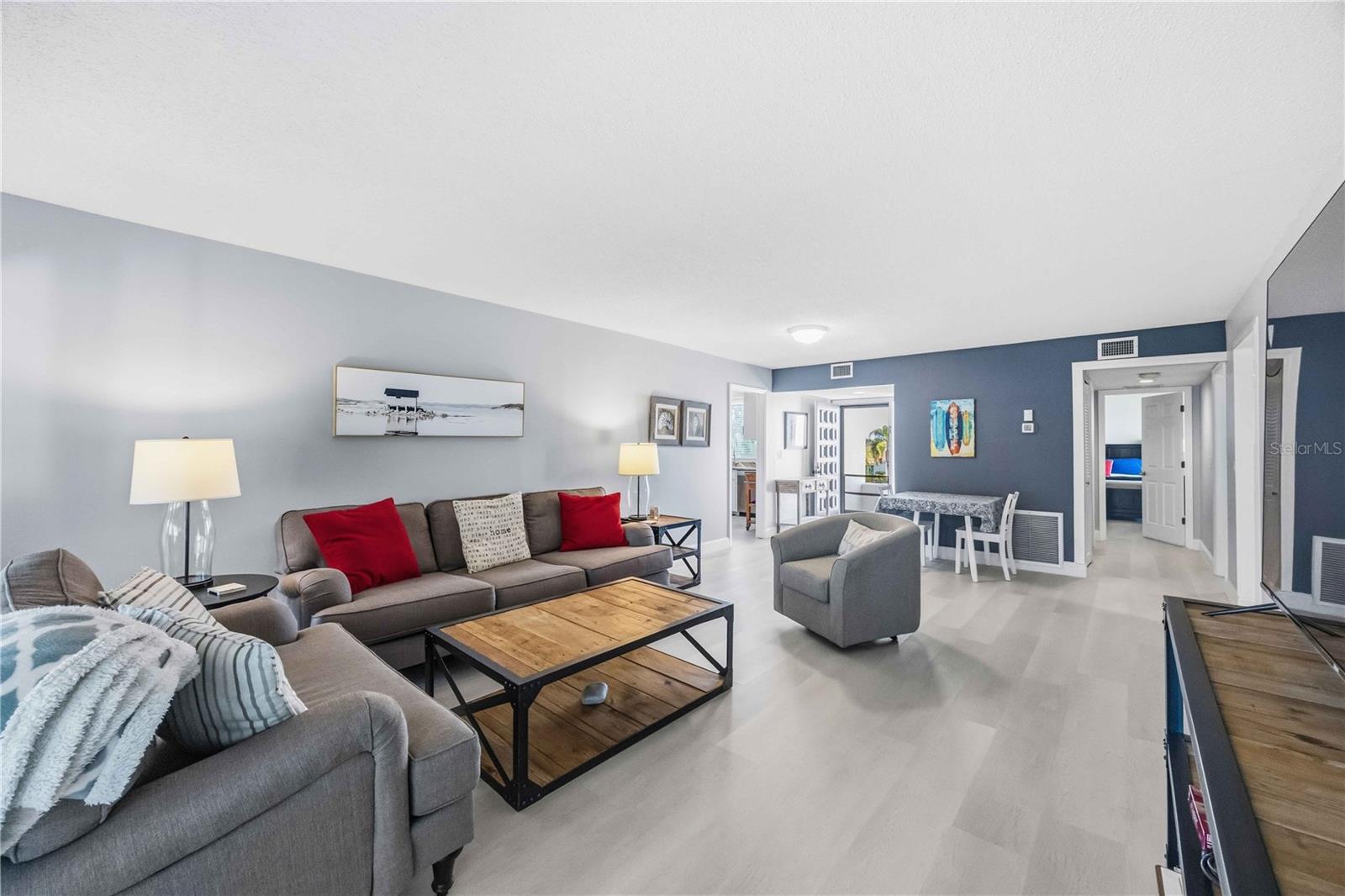 Image 8 of 30 For 5010 Marsh Field Road 32