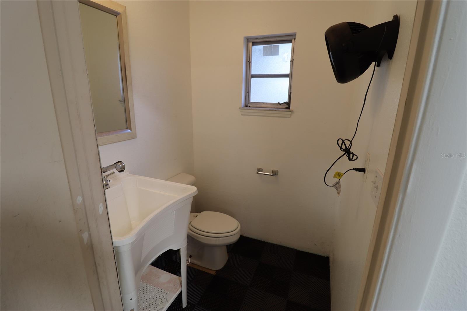 Image 7 of 9 For 18350 Paulson Drive B-4