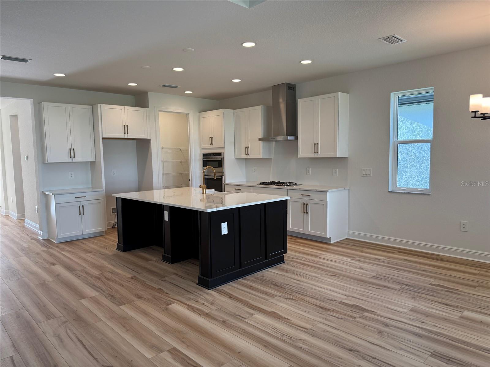 Image 12 of 42 For 204 Vistera Boulevard