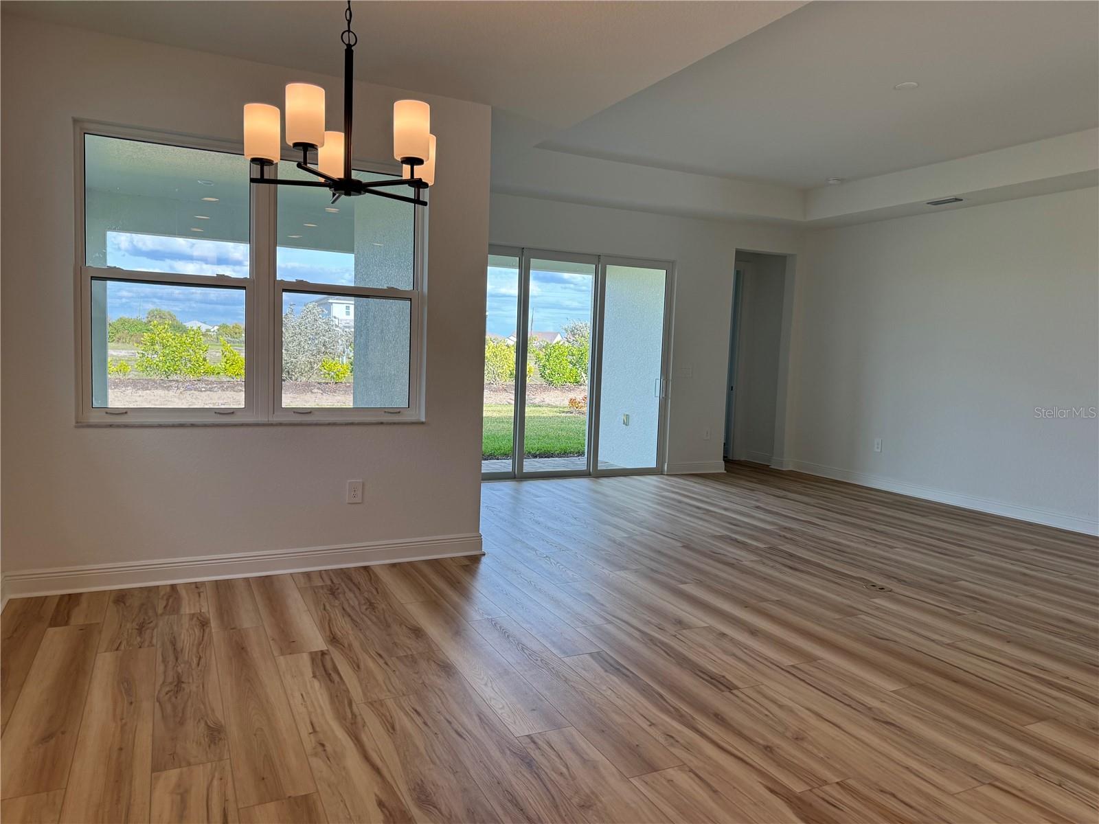 Image 16 of 42 For 204 Vistera Boulevard