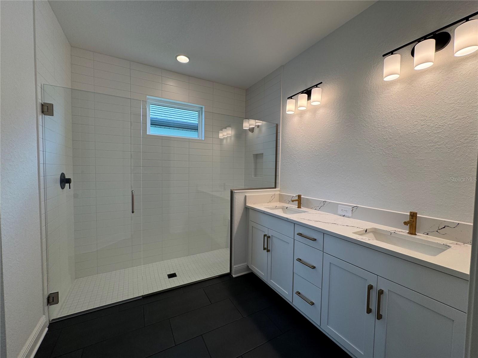 Image 21 of 42 For 204 Vistera Boulevard