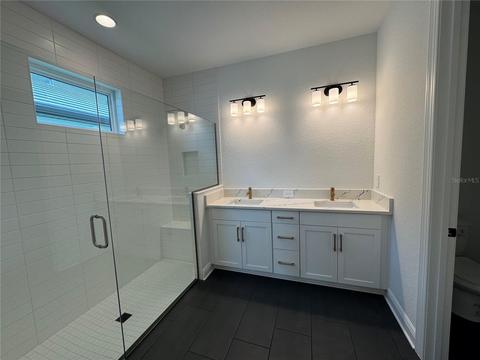 Image 22 of 42 For 204 Vistera Boulevard