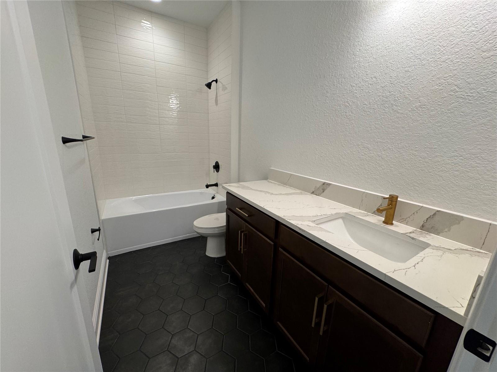 Image 30 of 42 For 204 Vistera Boulevard