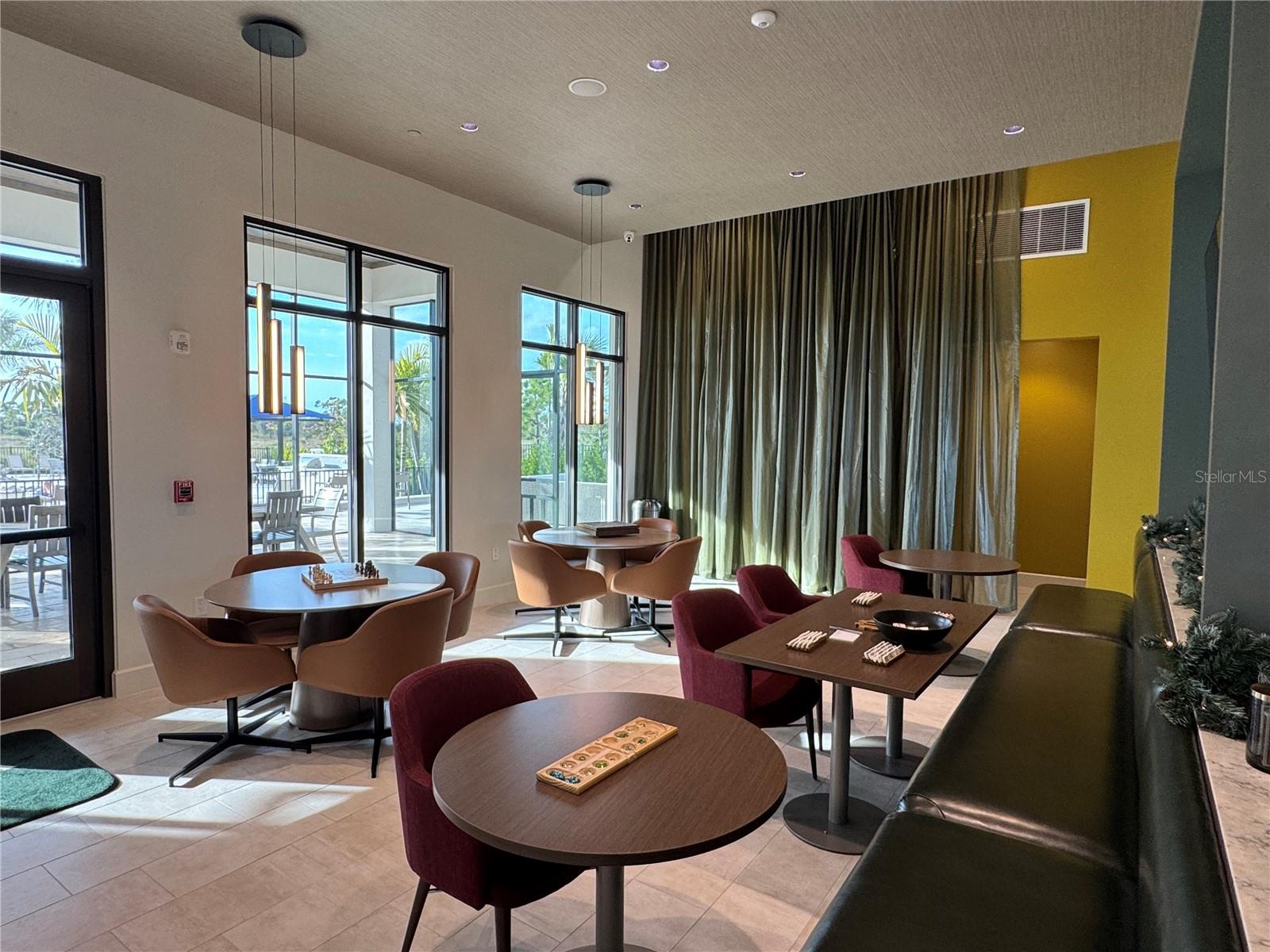 Image 8 of 42 For 204 Vistera Boulevard