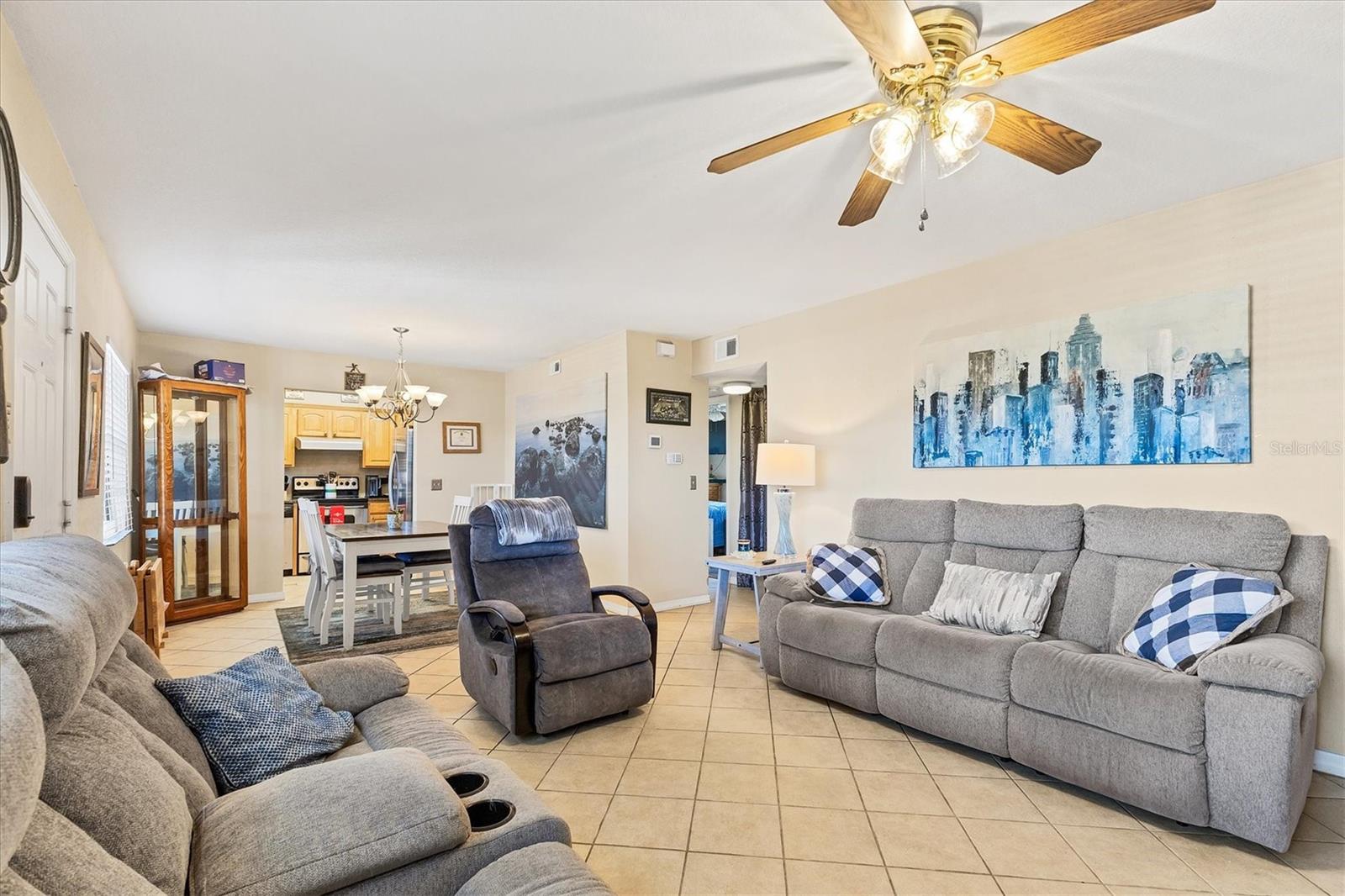 Image 12 of 35 For 6100 Gulfport Boulevard S 415